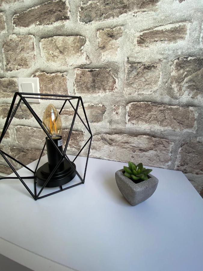 Le Remois - Charmant T2 - Renove - Parking - Cour Privative - Wifi Reims Eksteriør bilde