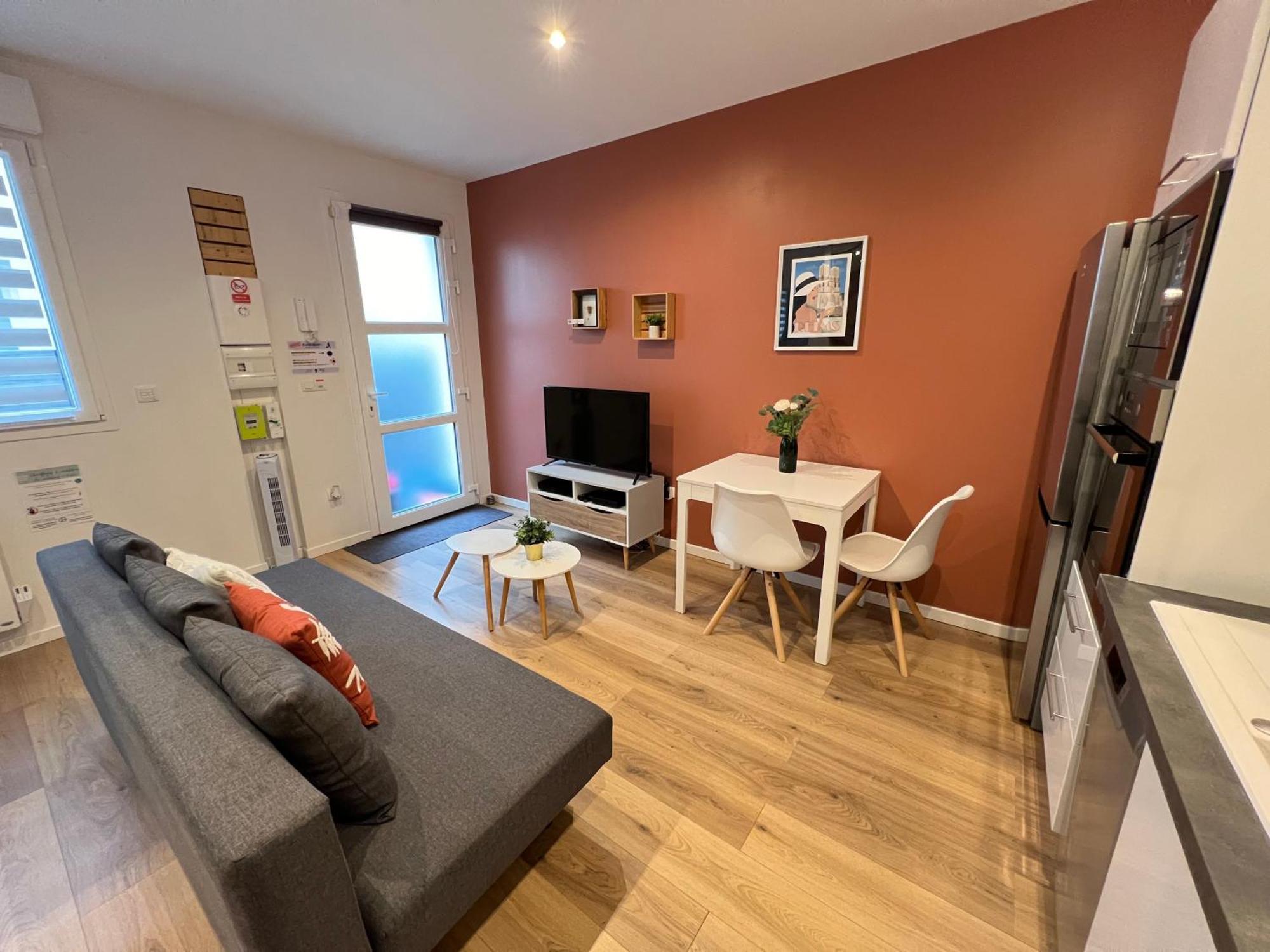 Le Remois - Charmant T2 - Renove - Parking - Cour Privative - Wifi Reims Eksteriør bilde
