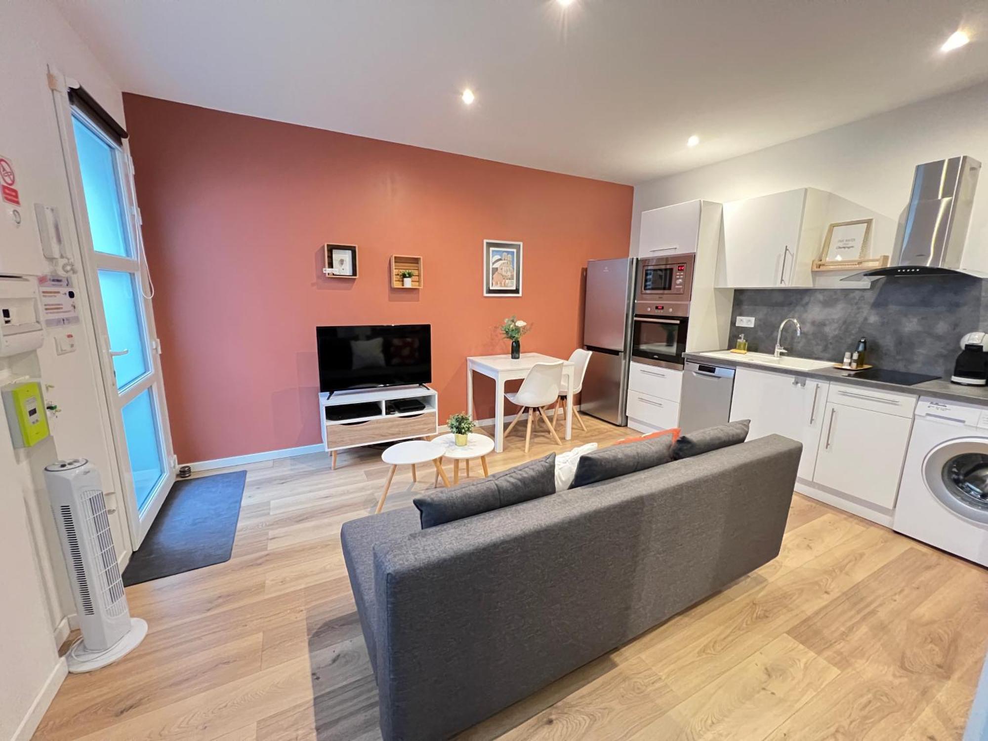 Le Remois - Charmant T2 - Renove - Parking - Cour Privative - Wifi Reims Eksteriør bilde